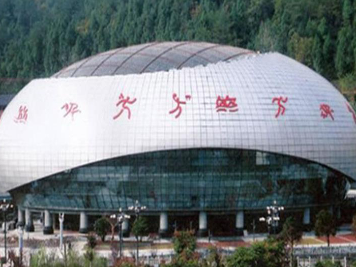 永济体育中心球形网架加工安装